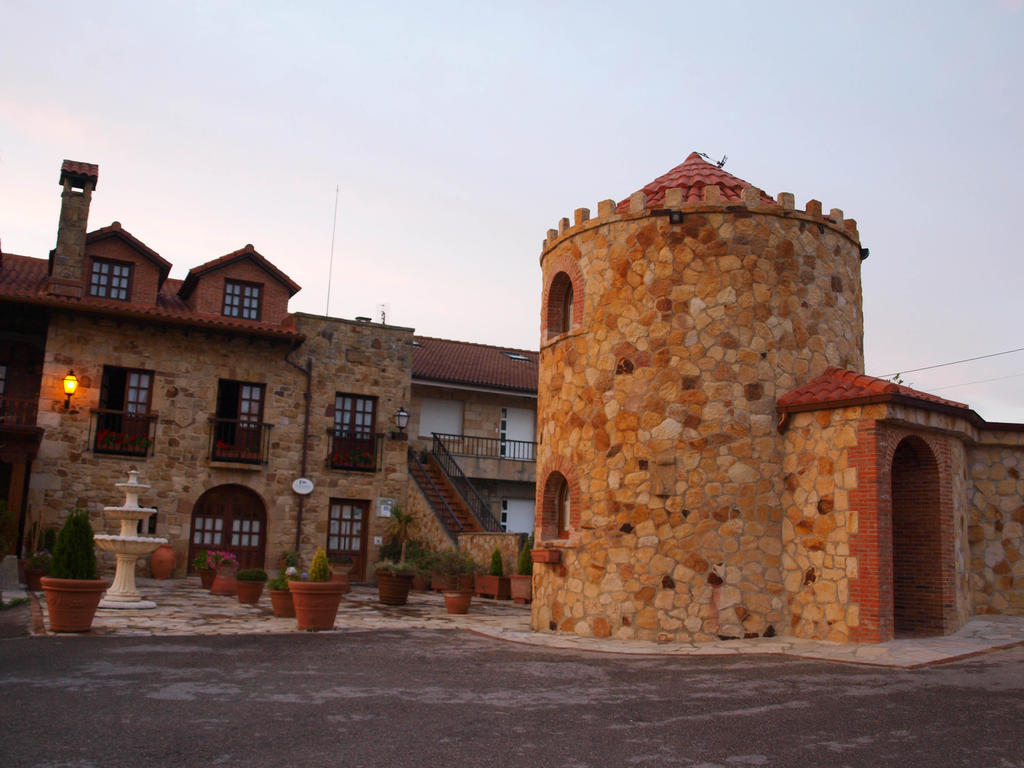 Habitaciones Y Estudios- Hotel "Posada De Cantabria El Solar" - Cenas Y Gintonic- Bar -Terraza Panoramica Galizano Bagian luar foto